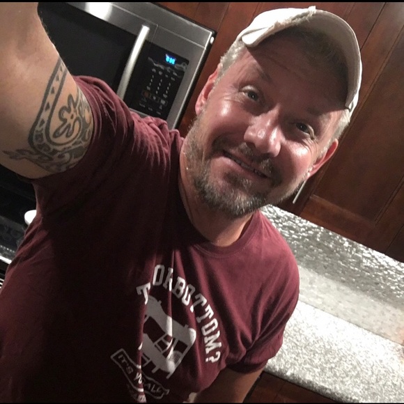 Meet your Posher. - Picture 4 of 5